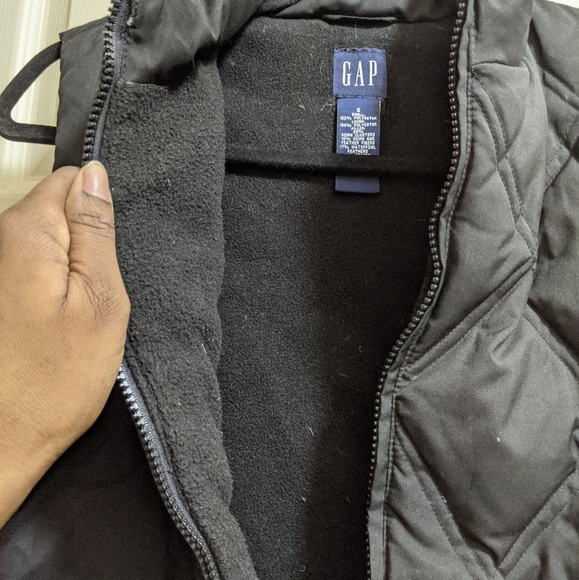 Black Quilted Gap Vest Size Small - Picture 4 of 5